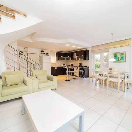 Villa Central Villa With Garden And Pool In Kemer Antalya